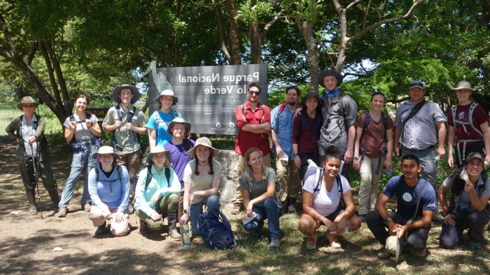 Students pose for picture in Costa Rican jungle